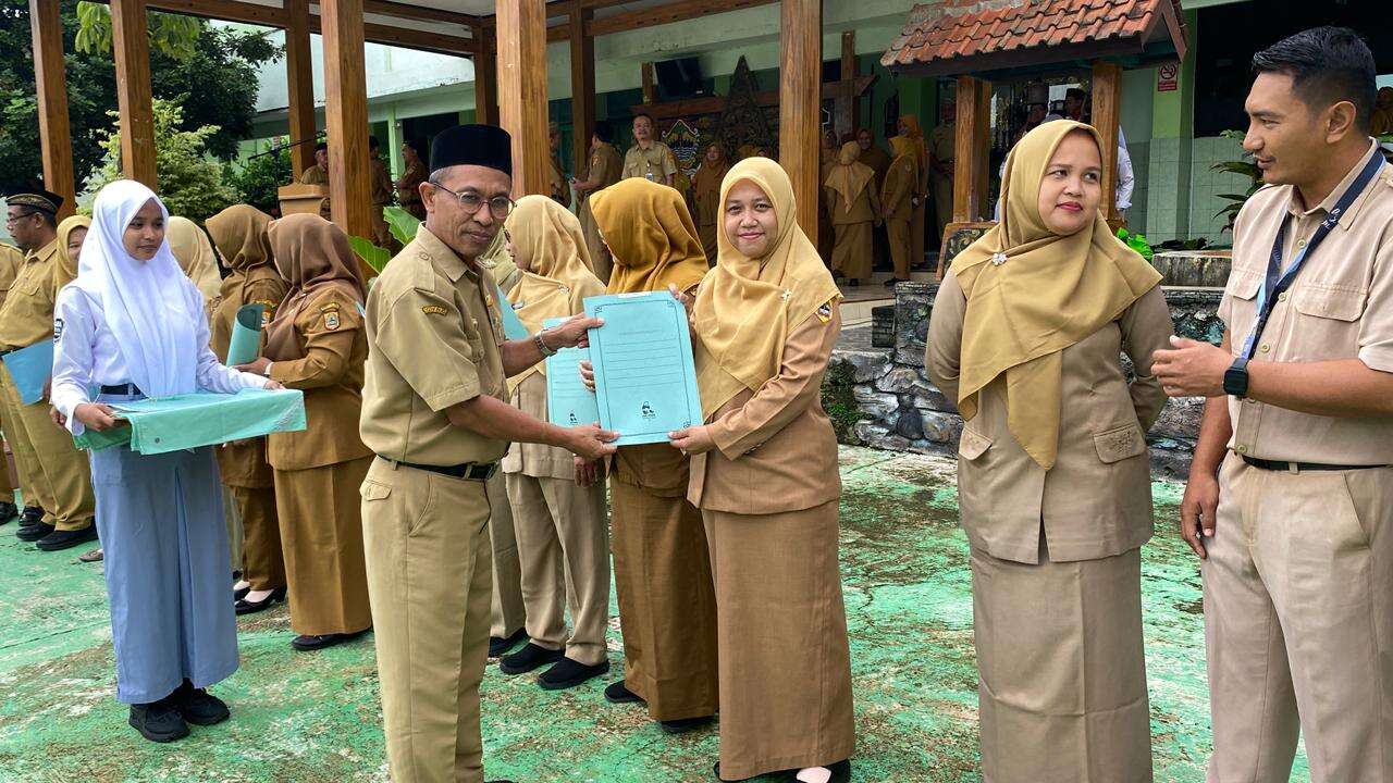 BACK TO SCHOOL SMA NEGERI 1 MOJOGEDANG